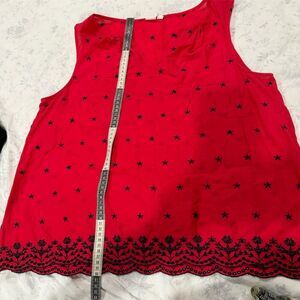 GAP Women's L Red Floral Embroidered Sleeveless Tank Top Casual